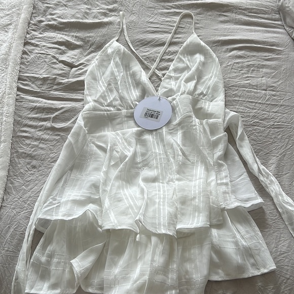 white romper princess polly - Picture 3 of 5